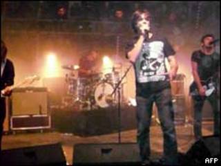 Cantat com a banda Eiffel/AFP