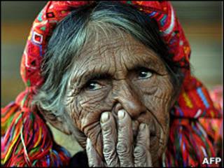 Foto de archivo de una mujer indigena guatemalteca