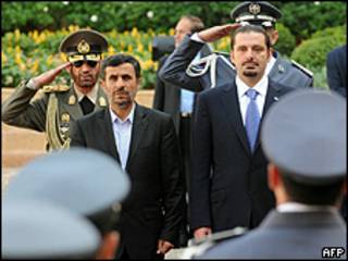 Mahmkoud Ahmadinejad e o primeiro-ministro do Líbano, Saad Hariri, em Beirute