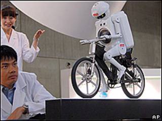 El robot "Murataseisaku-kun" en una convención en Japón (Archivo)