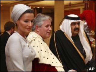 امير قطر وزوجته