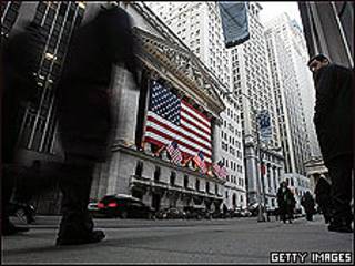 La Reserva Federal de Estados Unidos anunció que introducirá $600.000 millones a la economía de Estados Unidos a finales de junio de 2011