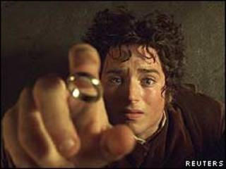 El actor Elijah Wood que interpreta a Hobbit Frodo en la película “El señor de los anillos”