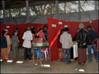 မြန်မာနိုင်ငံမဲပေးတဲ့ မြင်ကွင်း