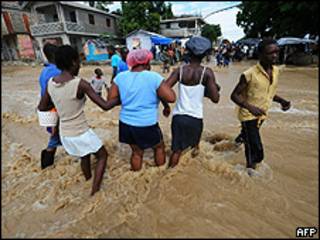 Enchente em Leogane, perto de Porto Príncipe