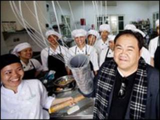 Jimmy Phạm cùng các đầu bếp ở Hà Nội