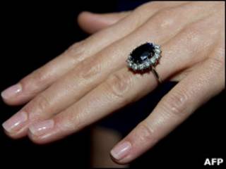 Casal vai se casar em 2011. Foto: Arthur Edwards/AFP/Getty Images