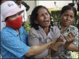 Raia wa Cambodia wakiomboleza