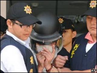槍手林正偉(中)