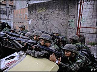 Mais de 2 mil homens estão posicionados nos 44 acessos do complexo.