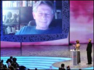 Đạo diễn Roman Polanski qua skype tại lễ trao Giải điện ảnh châu Âu