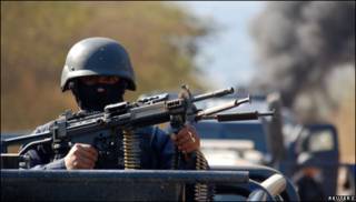 Soldado mexicano en Michoacán