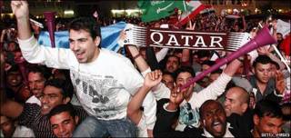 Celebración en Doha de la elección de Qatar como sede mundialista.