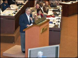 Raul Castro discursa na Assembleia cubana (Foto: Raquel Perez)