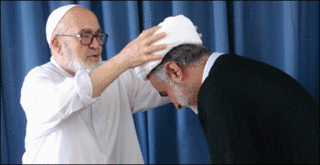 آیت الله منتظری در مراسم عمامه گذاری