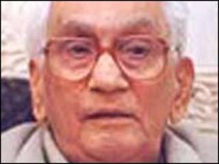 के करुणाकरण