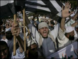 جانب من مظاهرات الجماعات الدينية ضد التعديلات المقترحة
