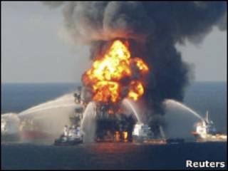 Пожар на платформе Deepwater