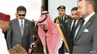 الملك عبد الله لدى وصوله إلى المغرب