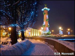 Ростральная колонна в Санкт-Петербурге