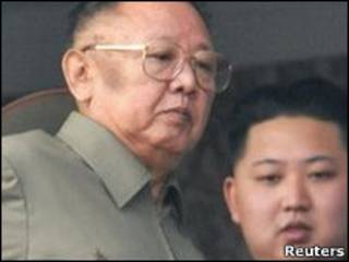 O líder norte-coreano Kim Jong-il, e o filho Kim Jong-un
