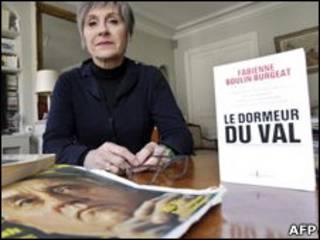 Фабьен Булен-Буржа, дочь Робера Булена, представляет книгу о его смерти