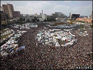 Protesto de sexta-feira na praça Tahrir, no Cairo (Reuters)