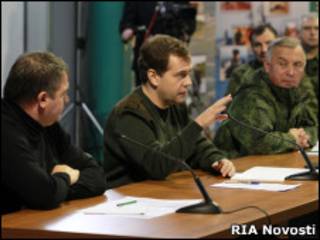 Анатолий Сердюков, Дмитрий Медведев и Николай Макаров