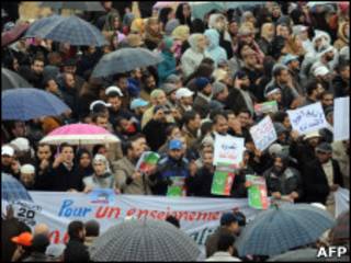 Manifestantes se concentram para protesto em Rabat