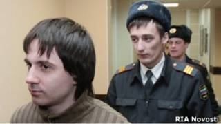 Активист арт-группы "Война" Леонид Николаев в Дзержинском суде Петербурга 22 февраля 2011 г.