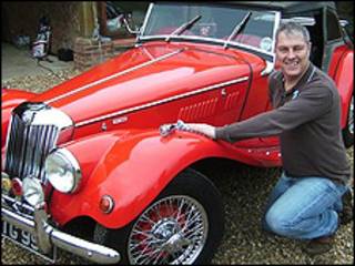 Michael Standen e o MG 1954 restaurado