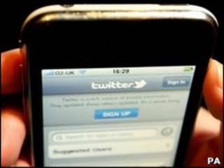 Twitter en un teléfono celular