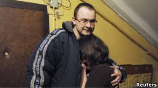 Алесь Михалевич после освобождения из изолятора КГБ