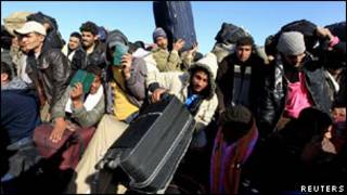 Abantu bariko barahunga Libya