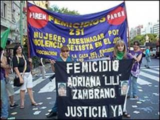 Marcha en contra de los femicidios