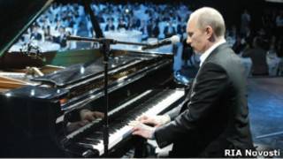 Владимир Путин на благотворительном концерте