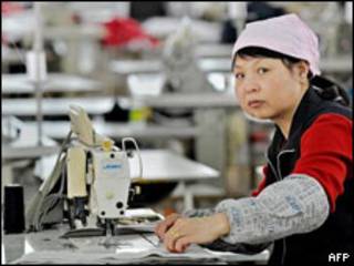 Công nhân may Trung Quốc ở nhà máy tại Bình Hồ, cách Thượng Hải 100km