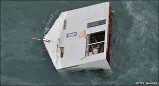 Casa arrastrada por el tsunami.