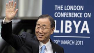 بانكي مون عند وصوله إلى مقر مؤتمر لندن عن ليبيا (29/03/11)