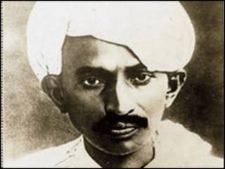 गांधी पर क़िताब