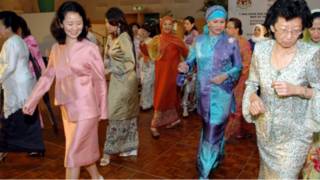 Foto arsip tarian poco-poco istri para menlu Asean tahun 2005 di Kuala Lumpur