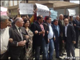 Curdos protestam na cidade de Qamishli