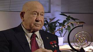 Алексей Леонов был в первом отряде космонавтов.
