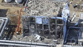 Imagen aérea de la central nuclear de Fukushima el 24 de marzo de 2011