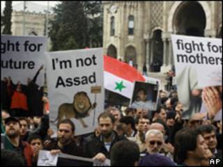 Masu zanga-zanga a Syria