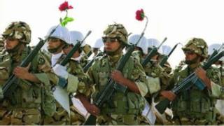 عکسی از مانور ارتش از صفحه اول مردم سالاری