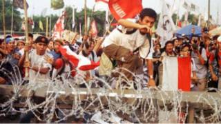 Para pelajar juga ikut dalam demo di DPR