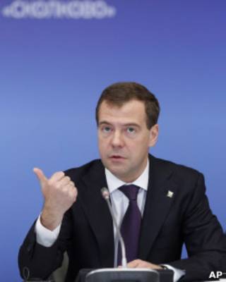 Дмитрий Медведев на заседании комиссии по модернизации в Сколково 25 апреля 2011 г.