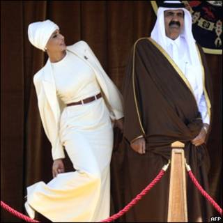 الشيخة موزة والشيخ حمد