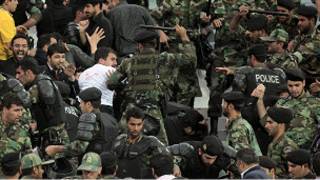 درگیری در ورزشگاه آزادی تهران